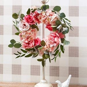 Decorative Metal Wreath Hanger